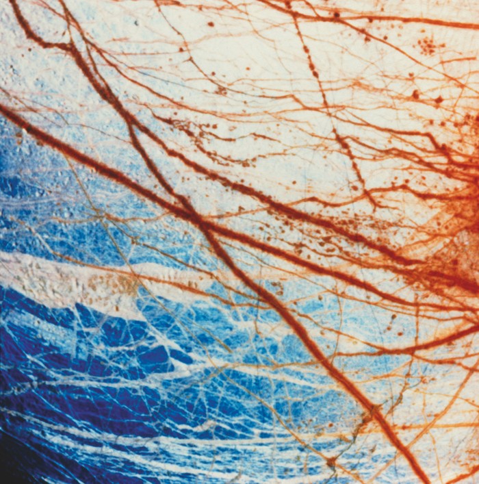An image showing the fractures across Europa's crust