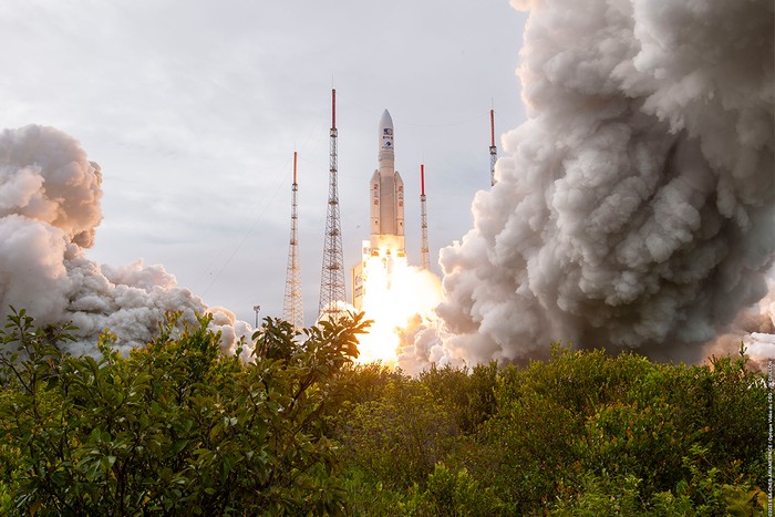 JUICE satellite launches on Ariane 5 rocket in French Guiana
